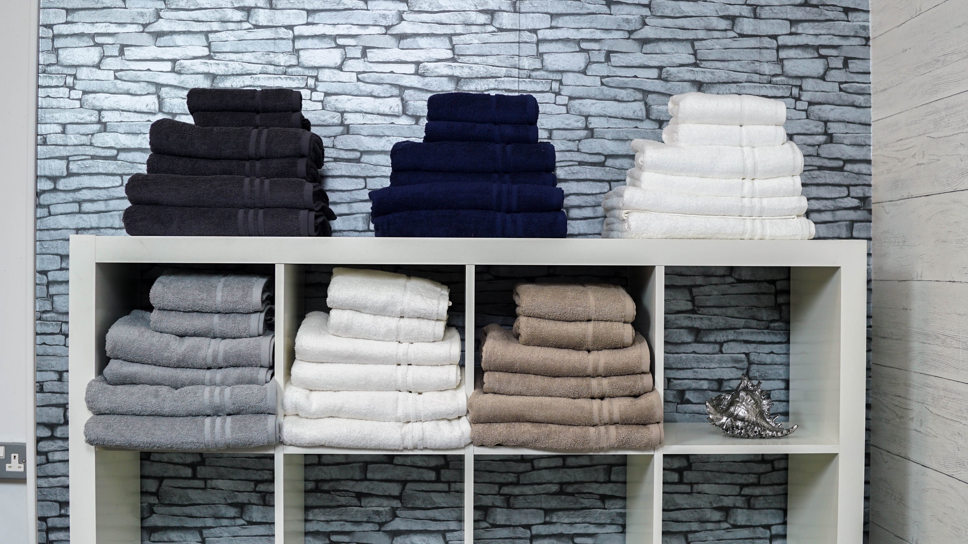 hotel quality towels and mats