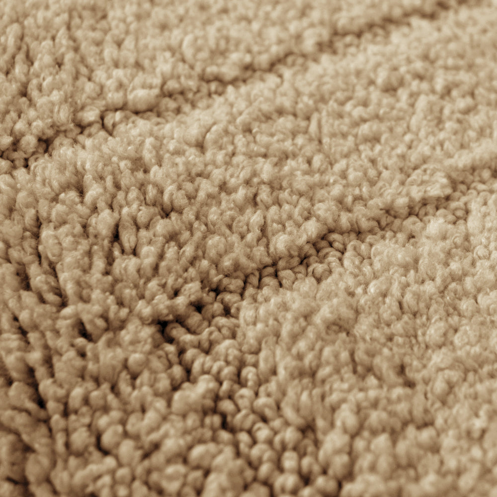 Beige non slip bath mat set, two piece.