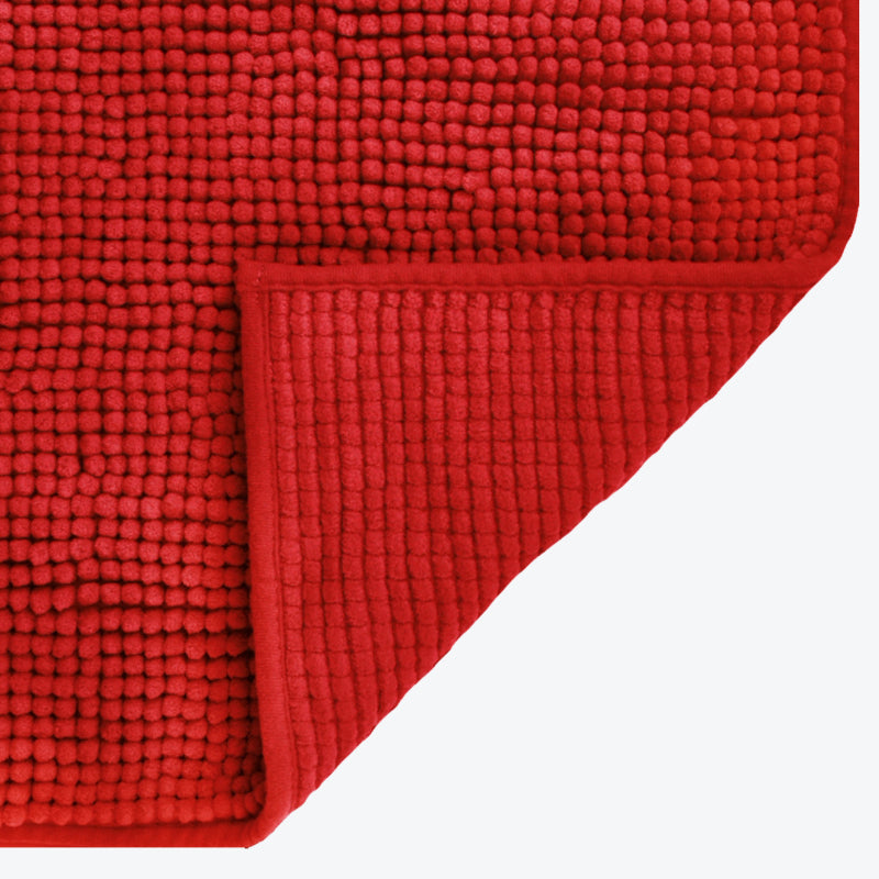 Red non slip chenille bobble bath mats set