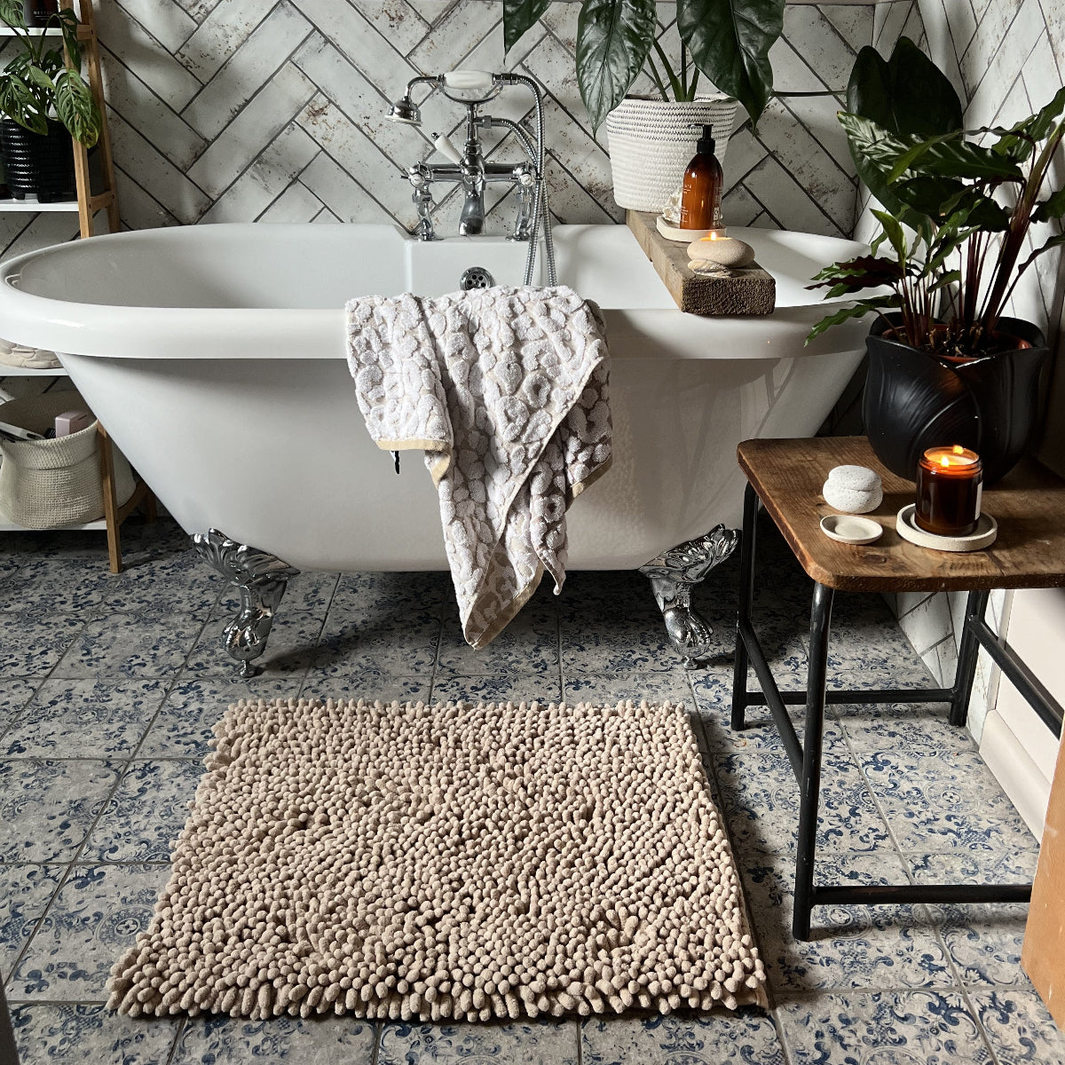 Leopard print towels for the bathroom