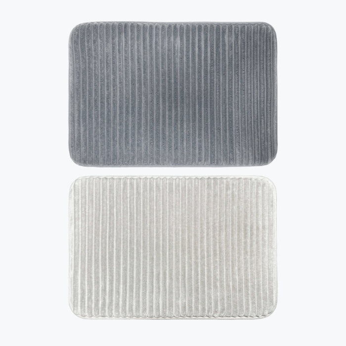 Small memory foam bath mats set, non slip backing.