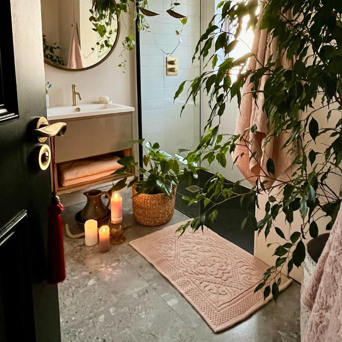 Pink patterned cottage style towels and bath mat