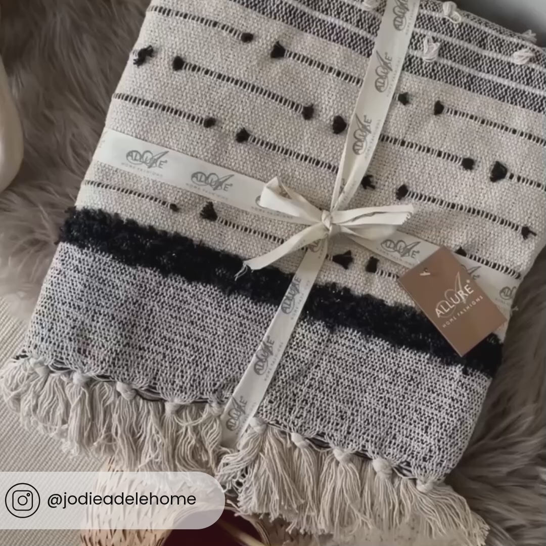 Nina Pom Pom Boho Throw