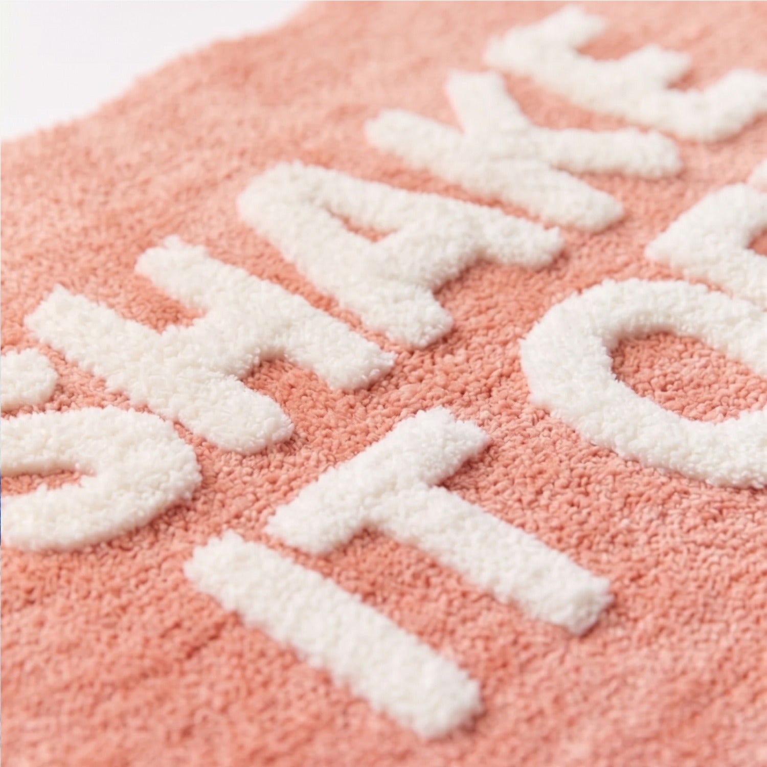 Shake It Off Scallop Bath Mat