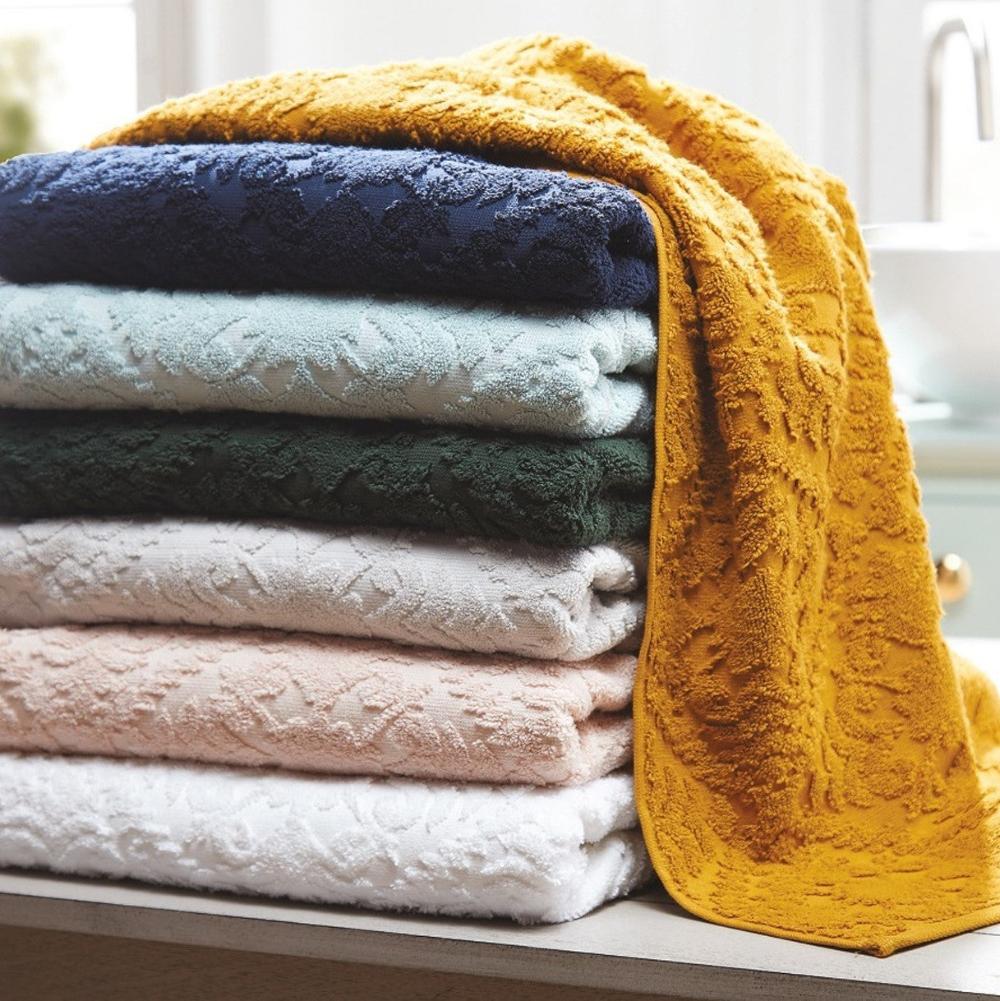 Country House Bathroom Towels - Patterned Floral Towel Set