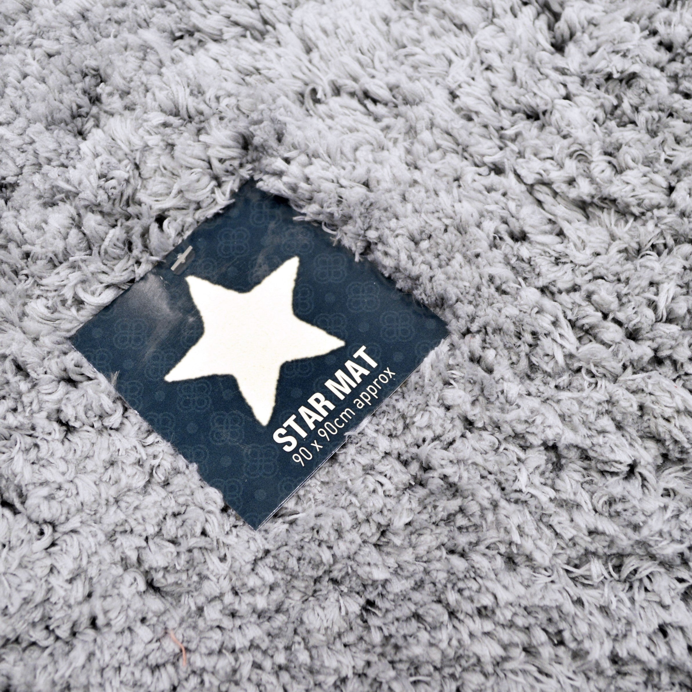 Super soft, shaggy rug in fun star shape - deep fluffy pile