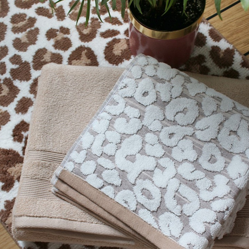 Leopard Print Decor For The Bathroom - Patterned Towels and Bath Mats.