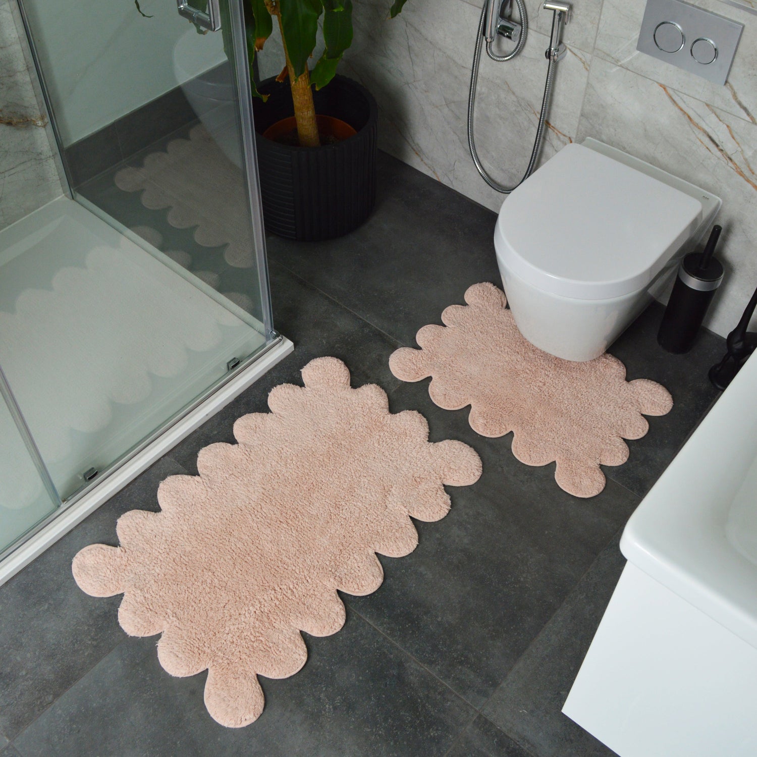 scalloped bath mat set - blush pink