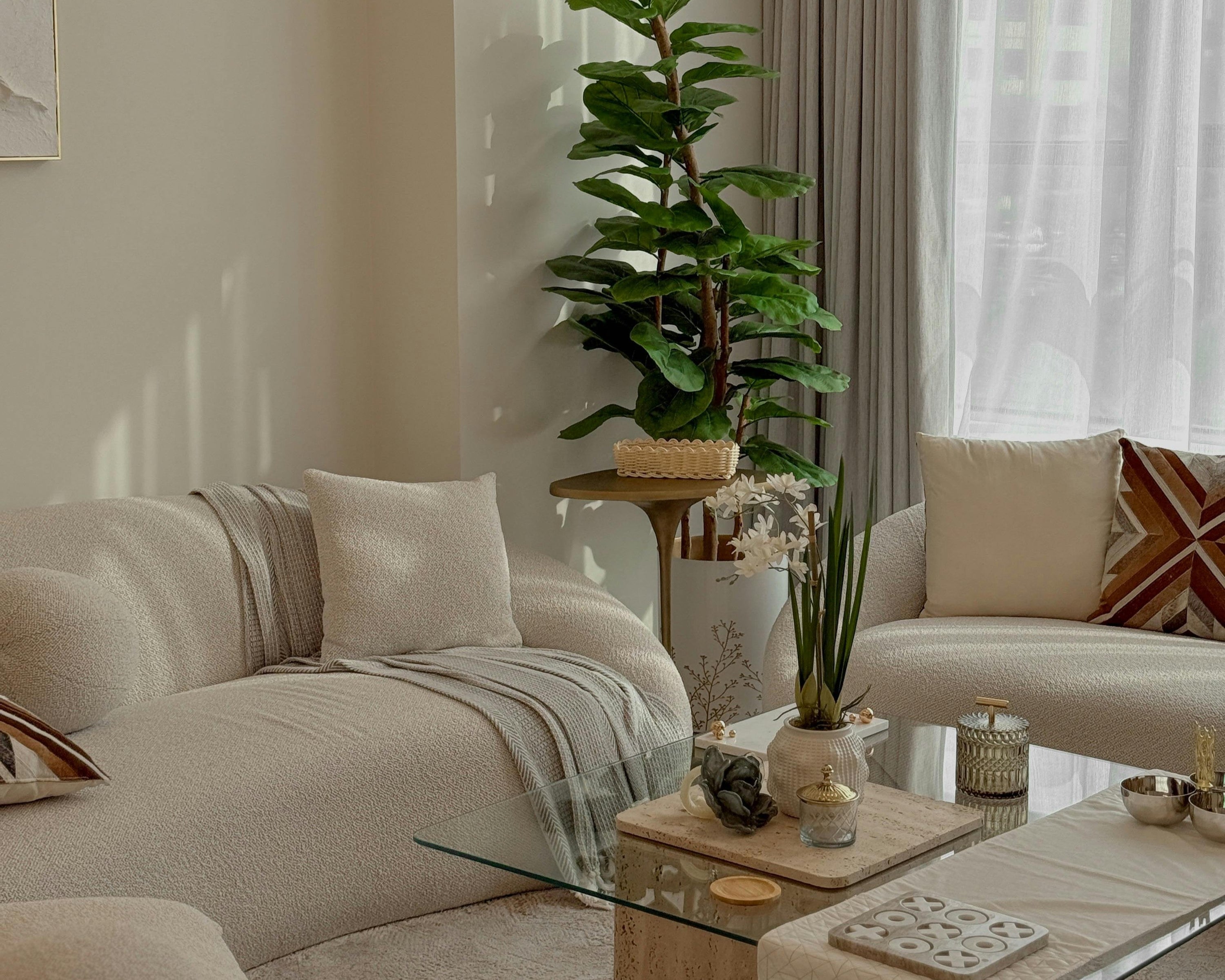 Bright living room decor for Spring Summer.