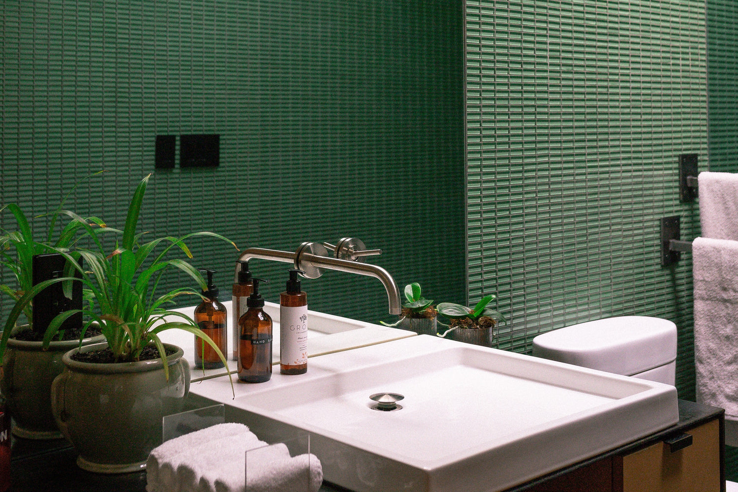 Green bathroom decor ideas