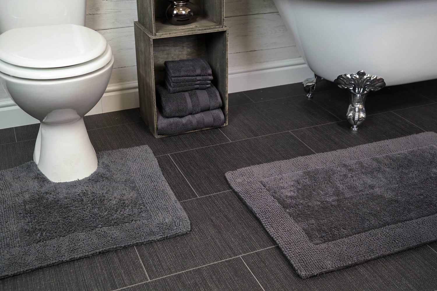 reversible pedestal mats and bath mats 