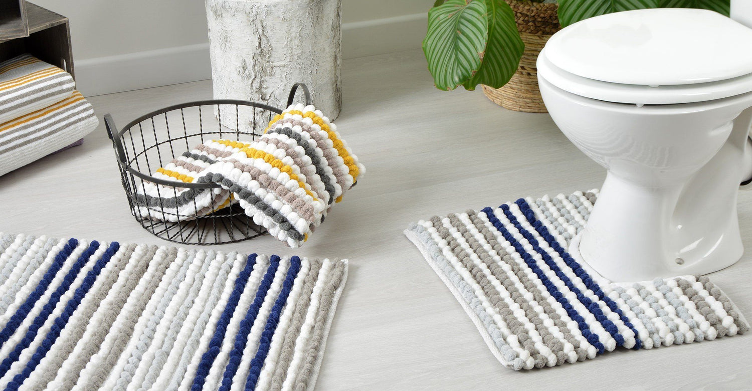 Pedestal mat for the toilet - u-shaped rug in the bathroom or en suite.