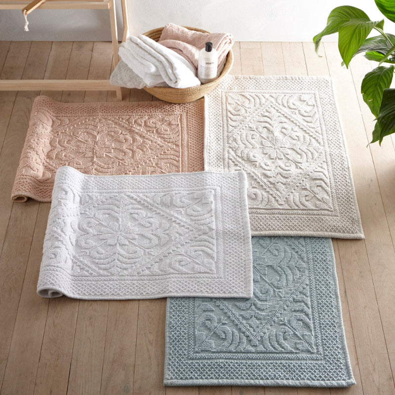 Country house floral jacquard bath mats.