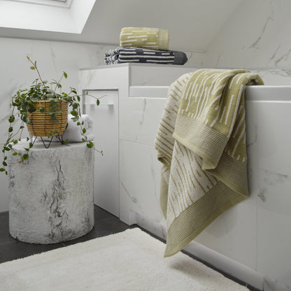 Patterned towels for bathroom - irregular stripe.