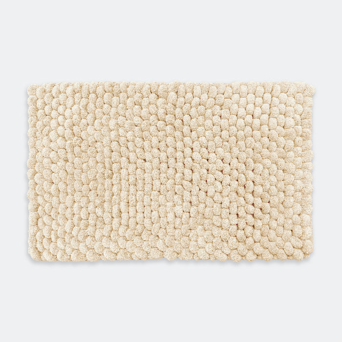 Beige bathroom mats in a luxury style - super soft and thick bath mats.