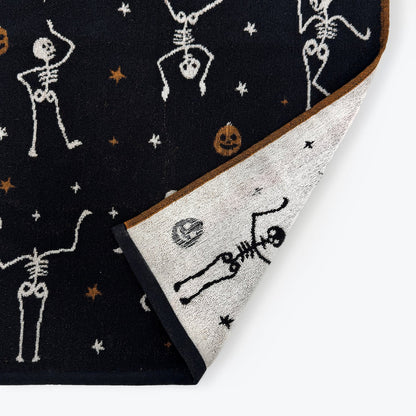 Fun Halloween decor, skeleton towels for the bathroom or kitchen. Thick, towels for autumn kitchen style.