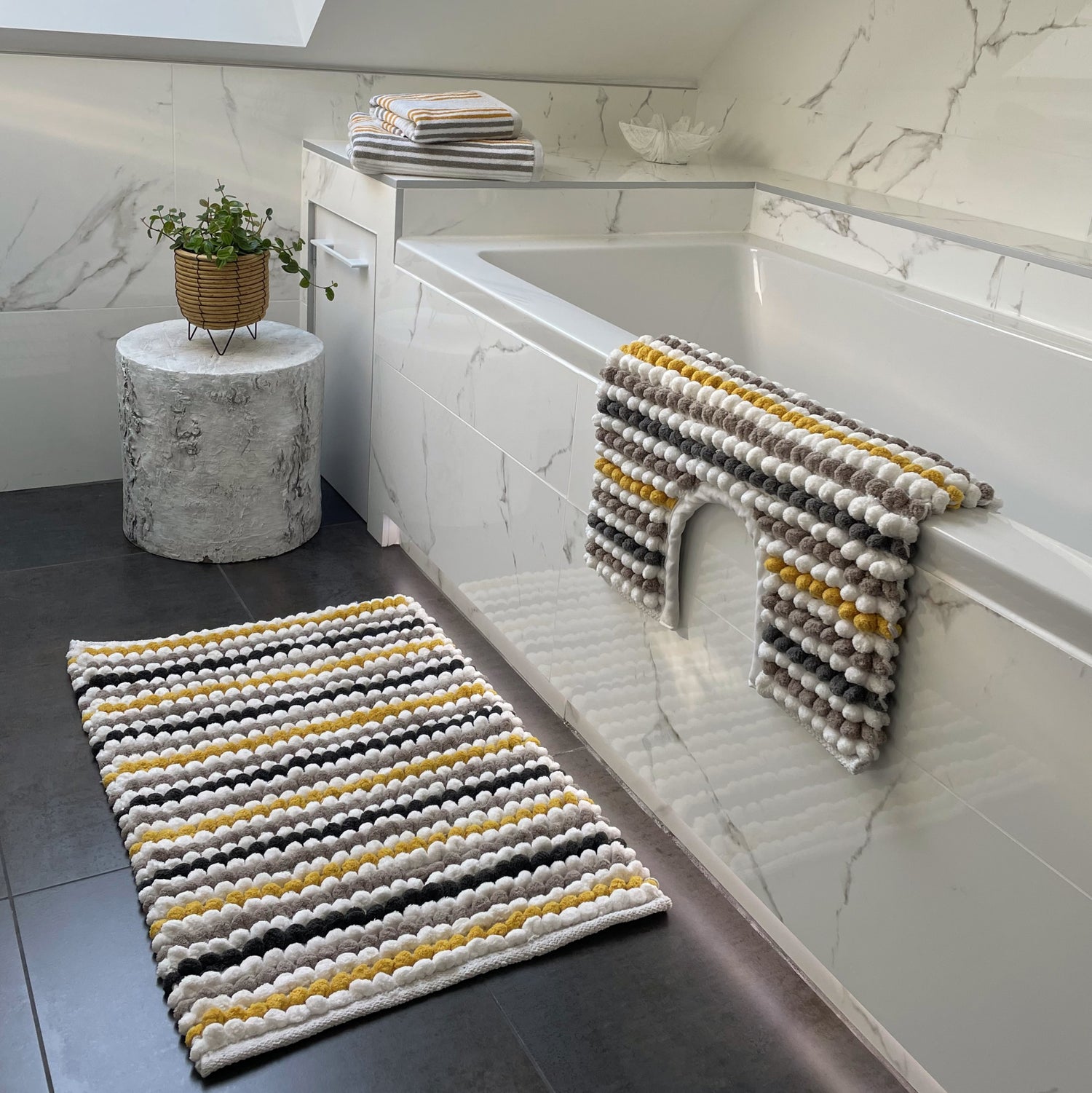 Mustard Striped 2pc Bathroom Mat Set - Co-ordinated Bath Mat and Toilet Mat