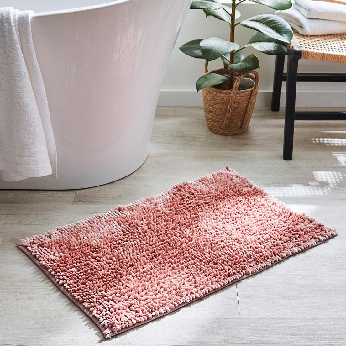 Blush pink bathroom mat. Bobble chenille bathmat.