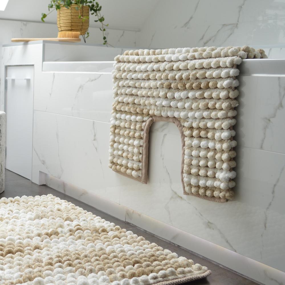 Chunky bobble beige pedestal mat