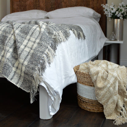 Tartan Throw Blankets - Super Soft Luxury Throws - Checked Classic Pattern