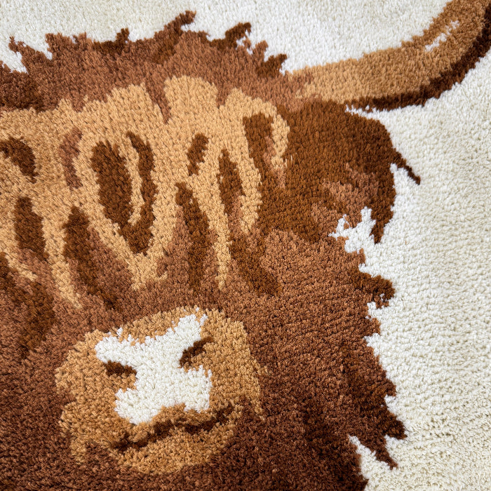 Highland cow decor for the bathroom, non slip bath mat with novelty design.