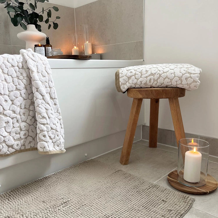 leopard print towels, neutral bathroom decor