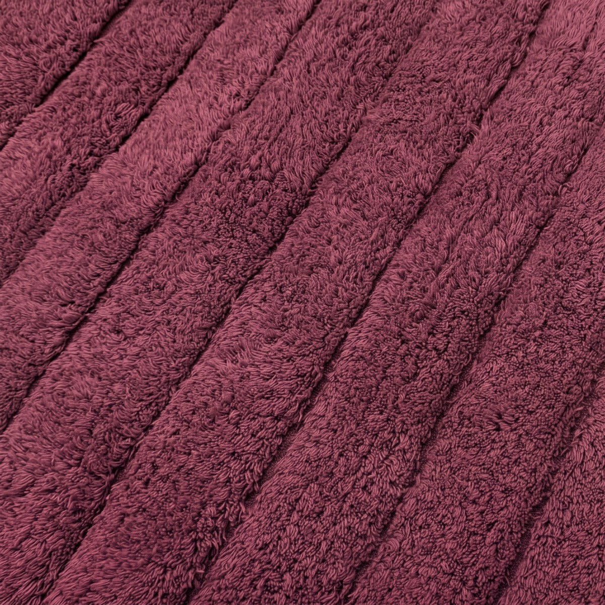 Burgundy bathroom mats 2pc set, 100% cotton toilet mat and bath mat.