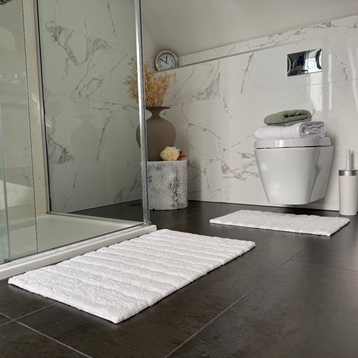 white bathroom mats for floating toilet