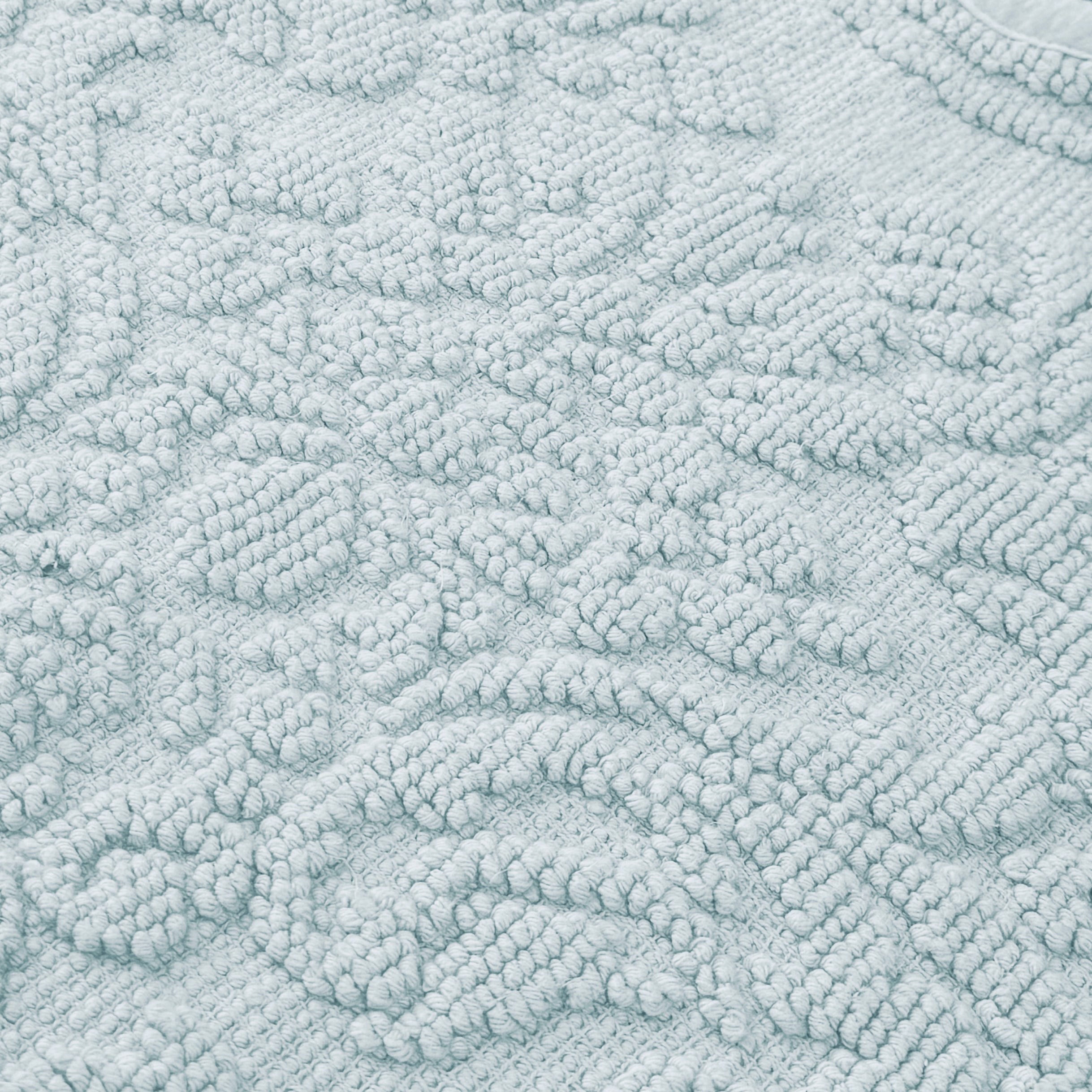 Gracie Jacquard Scalloped Bath Mat