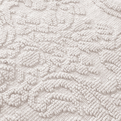 Gracie Jacquard Scalloped Bath Mat