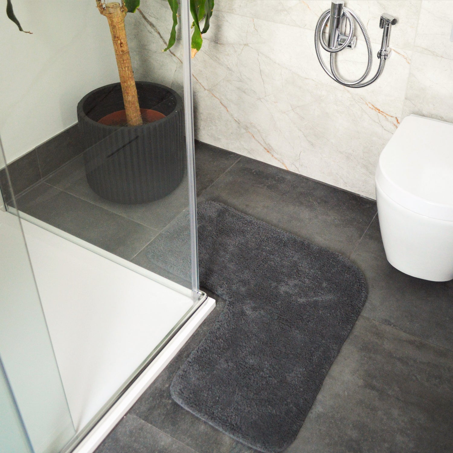Dark grey bath mat - shaped corner shower mat