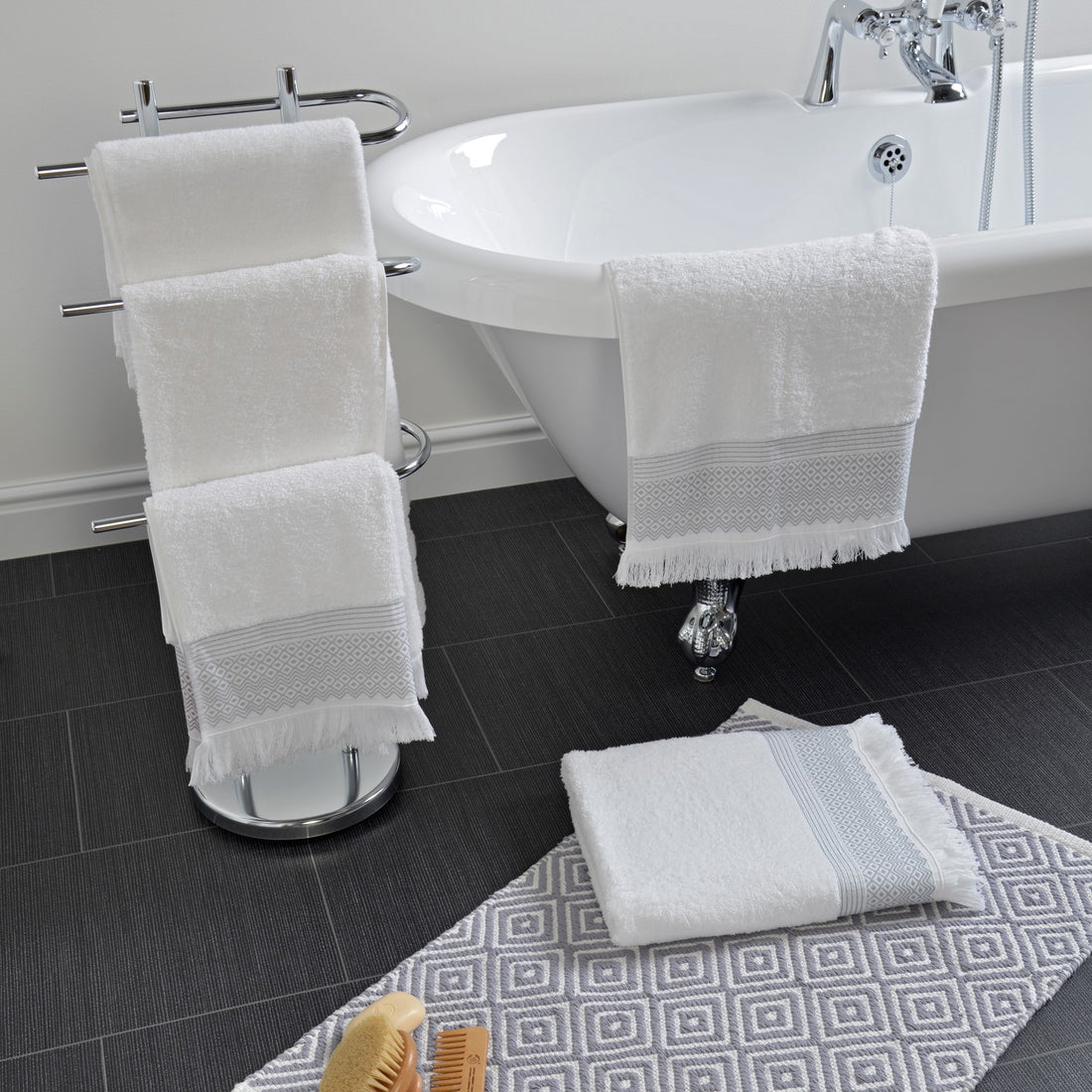 What is a guest towel? – Allure Bath Fashions