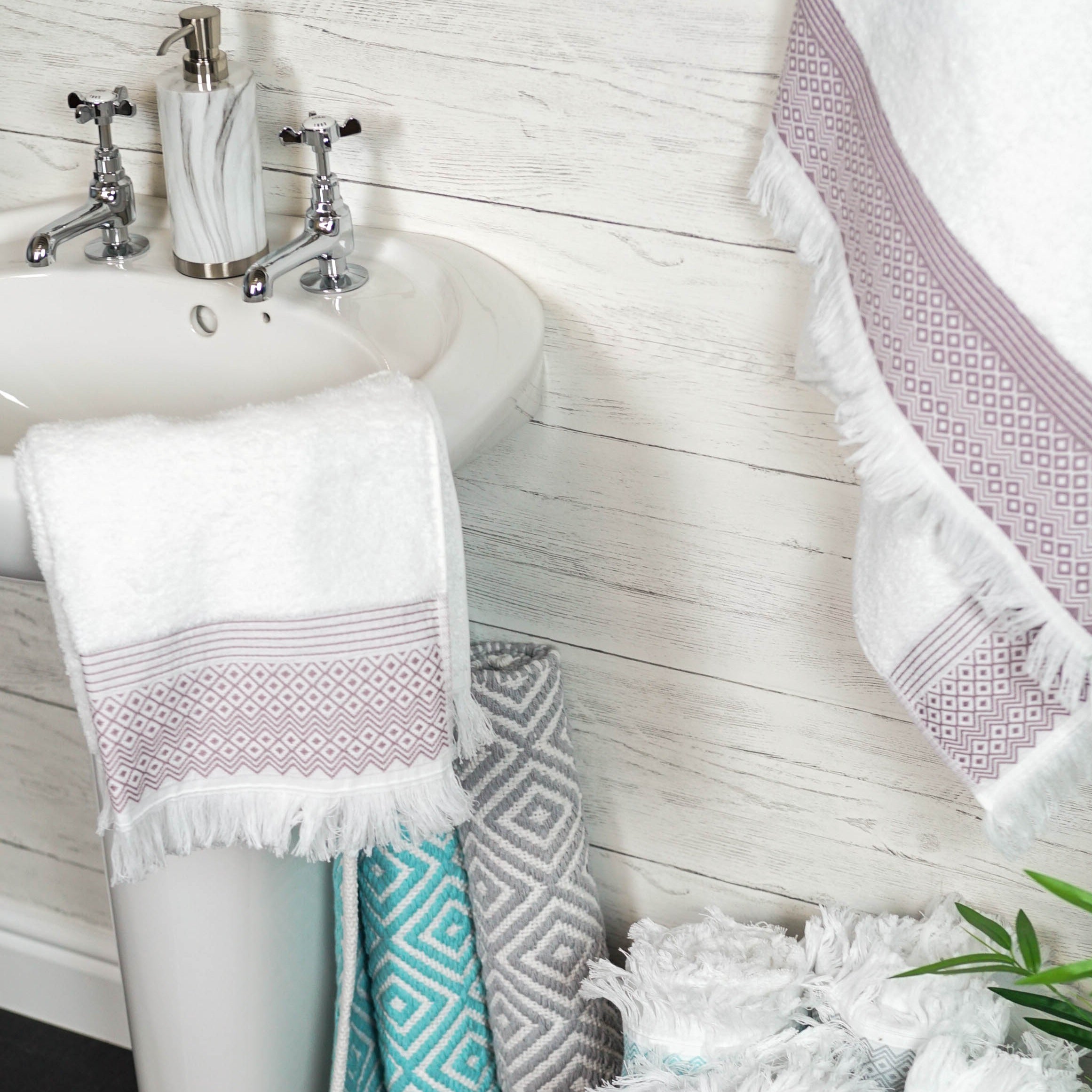 Diamond jacquard discount bath towel set