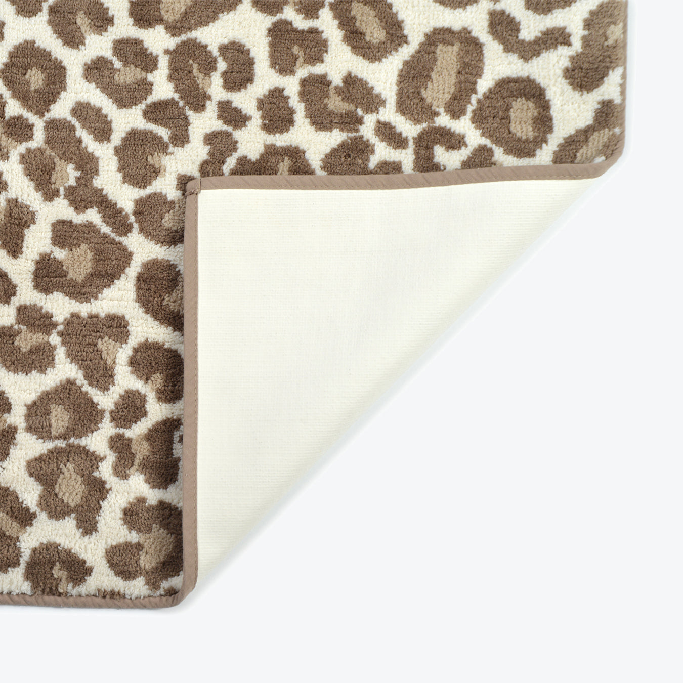 Non-Slip Bath Mat In Beige Leopard Print