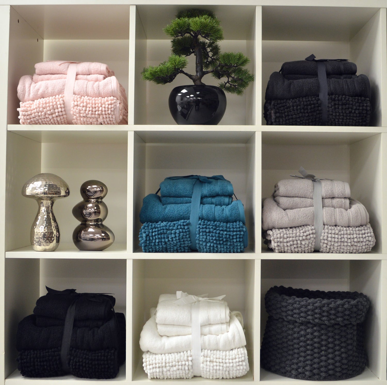 Towel &amp; Bath Mat Bundle - Four Pack - Allure Bath Fashions