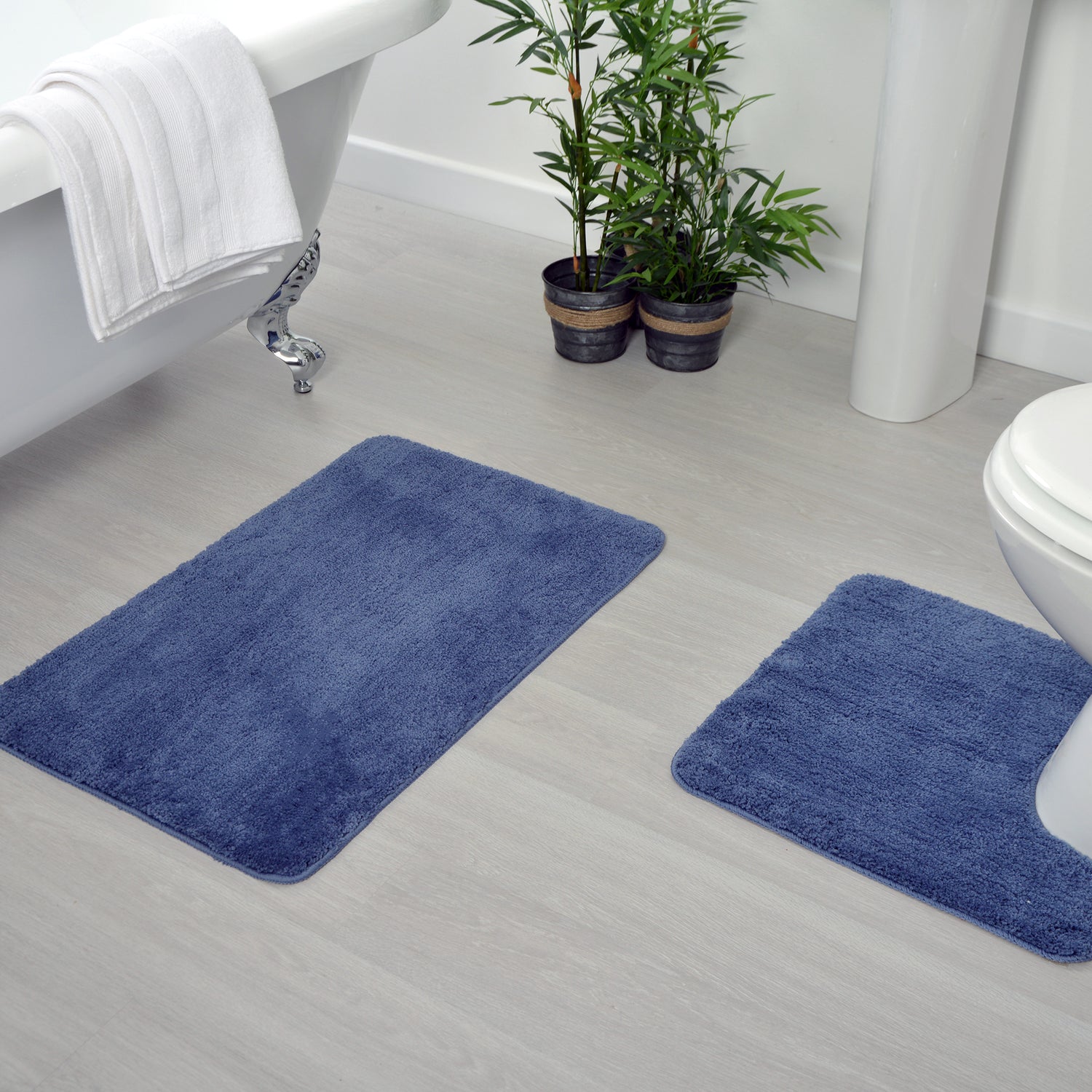 Deep Blue Bathroom Mat Set - Luxury Microfibre Bath Mat and Pedestal Set