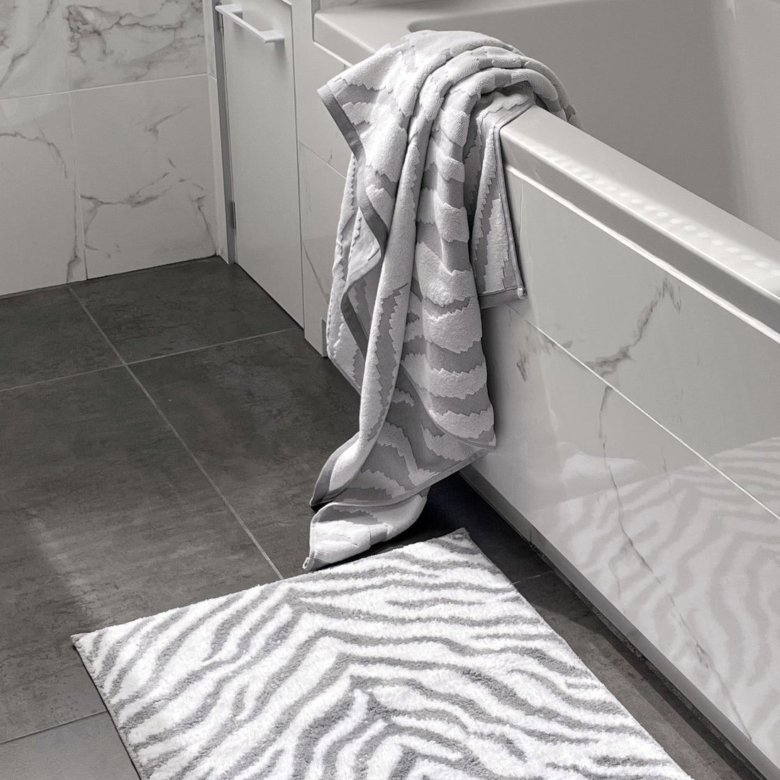 Zebra print bathroom towels