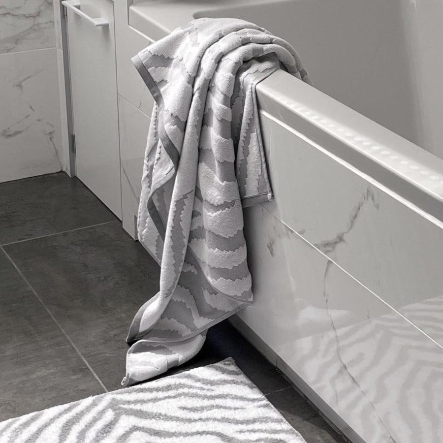 Zebra print bathroom towels
